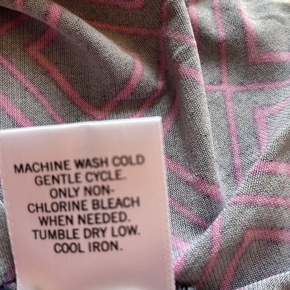 Banana Republic Sleeveless top - Picture 7 of 8